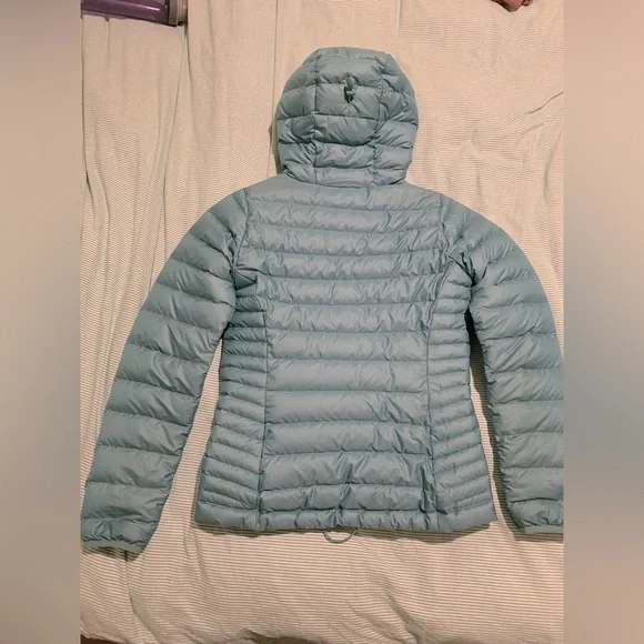 Women’s Patagonia nano puff hoodie